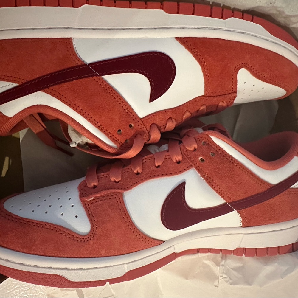 Nike women’s  Low-Top Sneakers - Coral/White/Burgundy